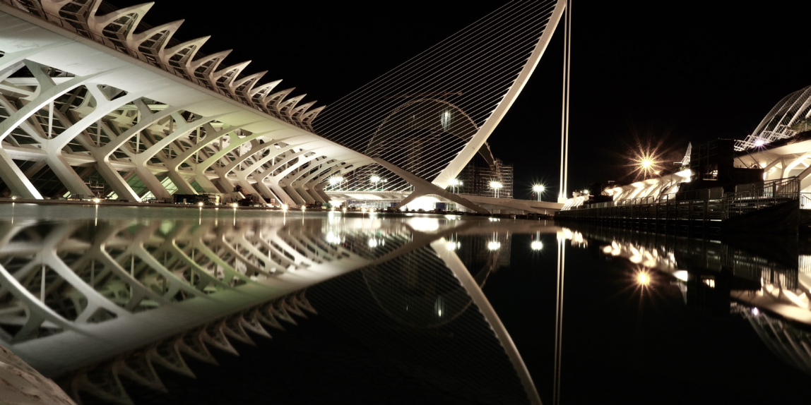 nightshot of Puente Azud del Oro in Valencia